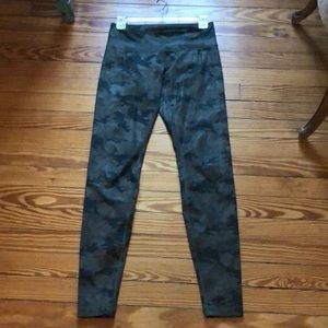 Lululemon Camo luxtreme legging